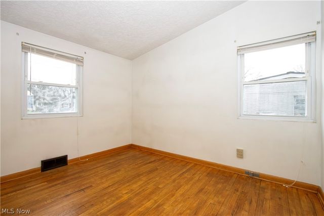 165 S hickin Avenue, Rittman, OH 44270