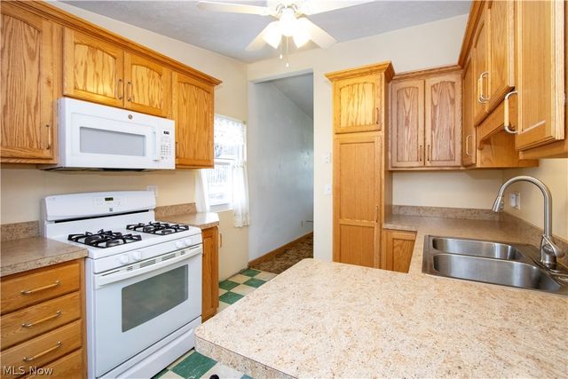 165 S hickin Avenue, Rittman, OH 44270