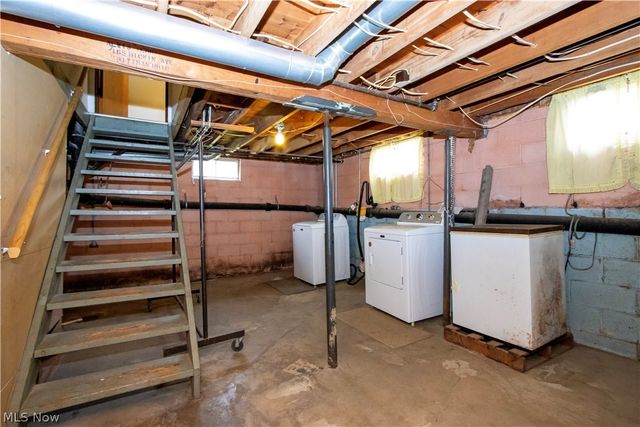 165 S hickin Avenue, Rittman, OH 44270