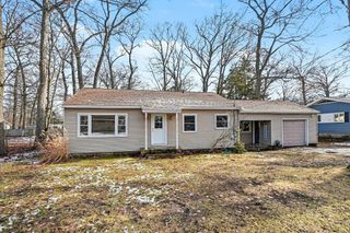 1504 Sunview Street, Laketon Twp, MI 49445