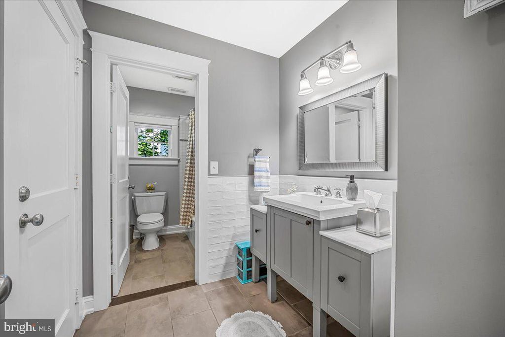 Image 31 of property listing at 6614 81ST ST, Cabin John, MD 20818