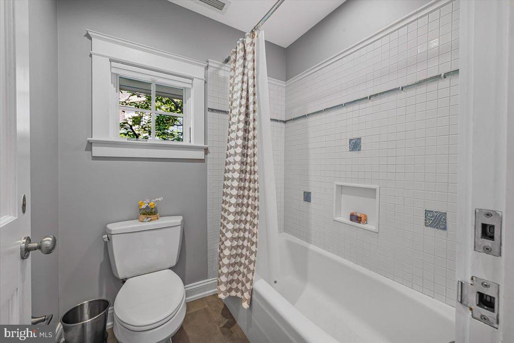 Image 32 of property listing at 6614 81ST ST, Cabin John, MD 20818