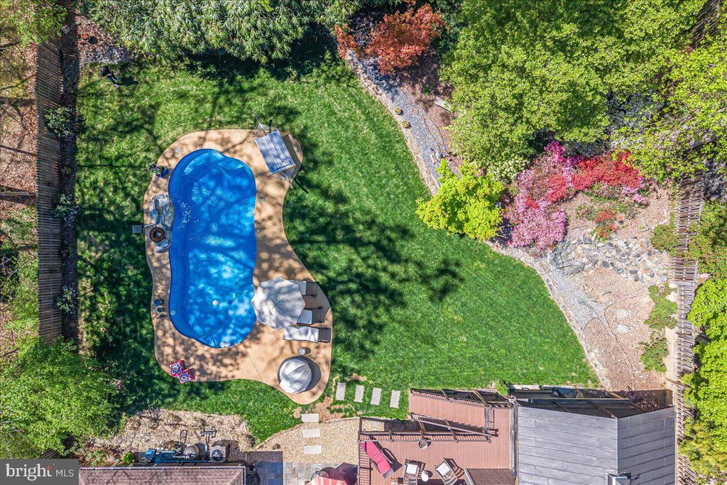 Image 67 of property listing at 6614 81ST ST, Cabin John, MD 20818