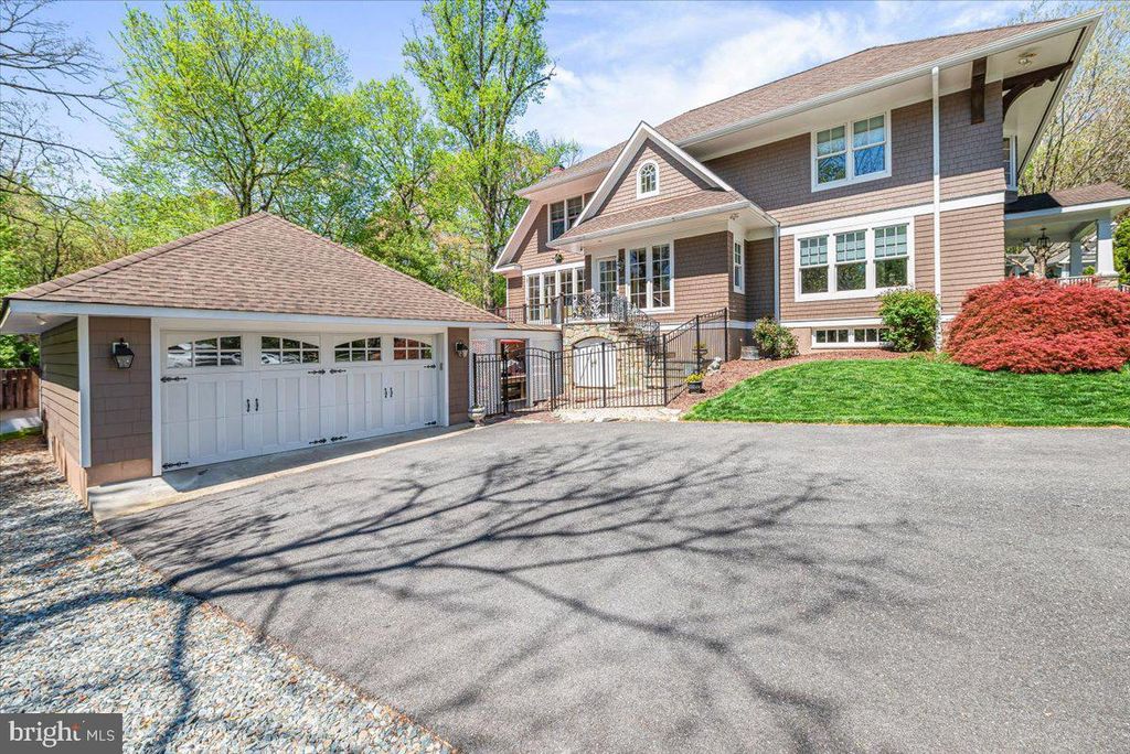 Image 71 of property listing at 6614 81ST ST, Cabin John, MD 20818