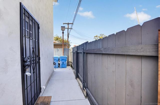 4131 45 St 1, San Diego, CA 92105