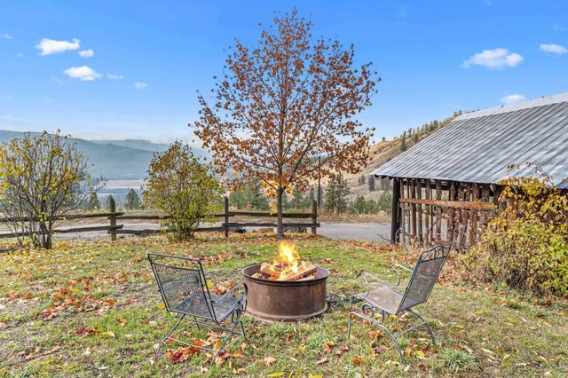 3115 Beardslee Rd, Kettle Falls, WA 99141