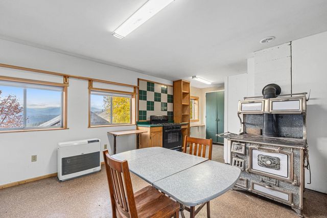 3115 Beardslee Rd, Kettle Falls, WA 99141