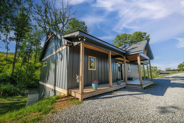 782 High Summit Drive, Talking Rock, GA 30175