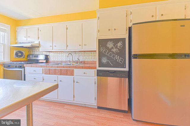 1130 LINDEN AVE, Halethorpe, MD 21227