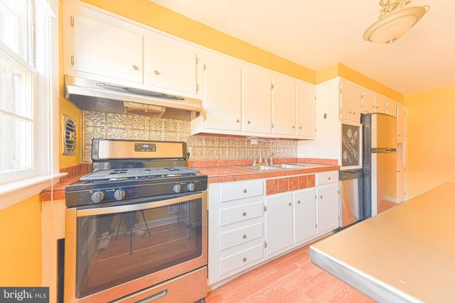 1130 LINDEN AVE, Halethorpe, MD 21227