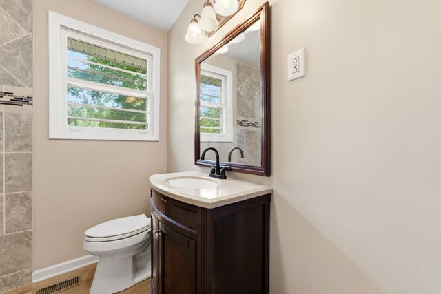 1440 Elm Hill Dr, Clarksville, TN 37040