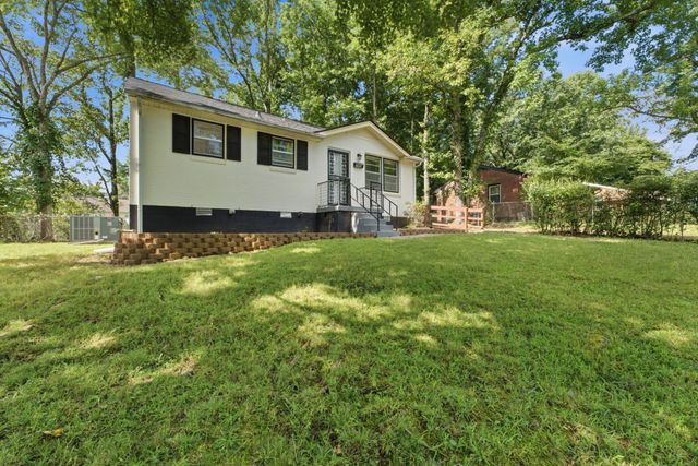 1440 Elm Hill Dr, Clarksville, TN 37040