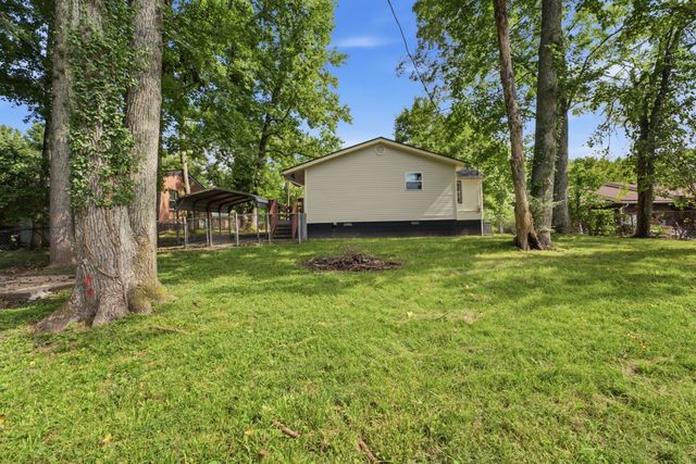 1440 Elm Hill Dr, Clarksville, TN 37040