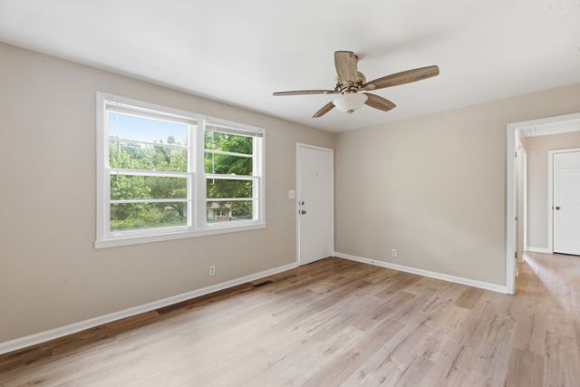1440 Elm Hill Dr, Clarksville, TN 37040