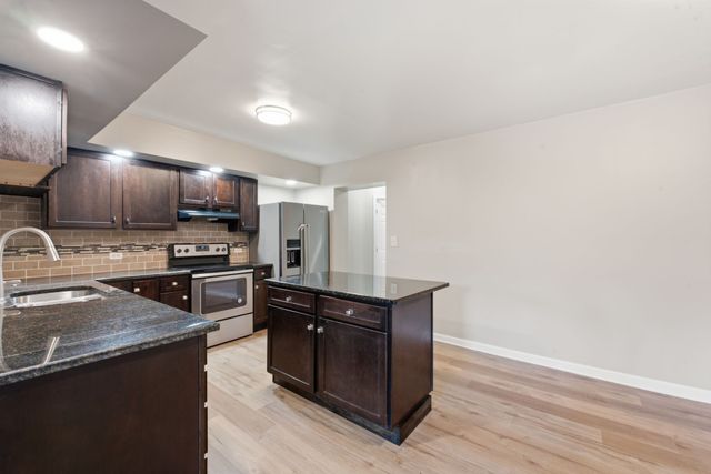 1440 Elm Hill Dr, Clarksville, TN 37040