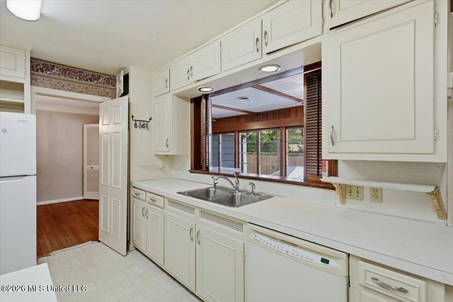 1037 Cedar Hill Drive, Jackson, MS 39206