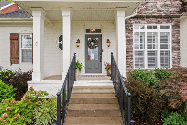 2002 Crye Crest Cv, Spring Hill, TN 37174