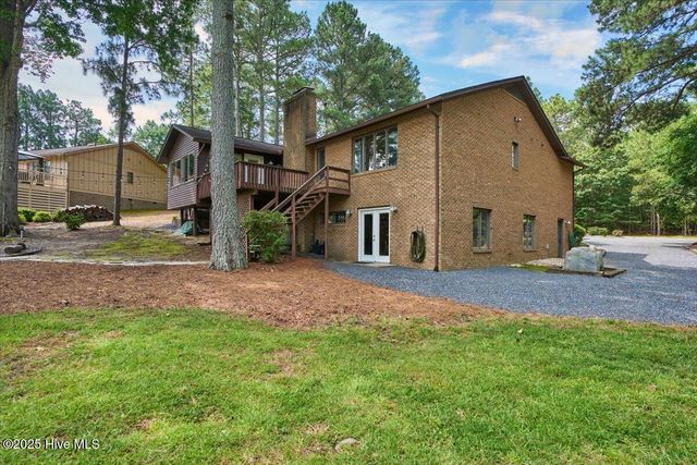 120 Shagbark Court, West End, NC 27376