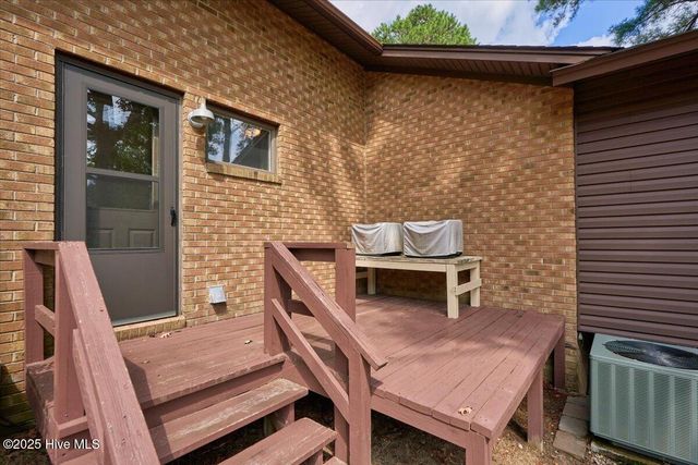 120 Shagbark Court, West End, NC 27376