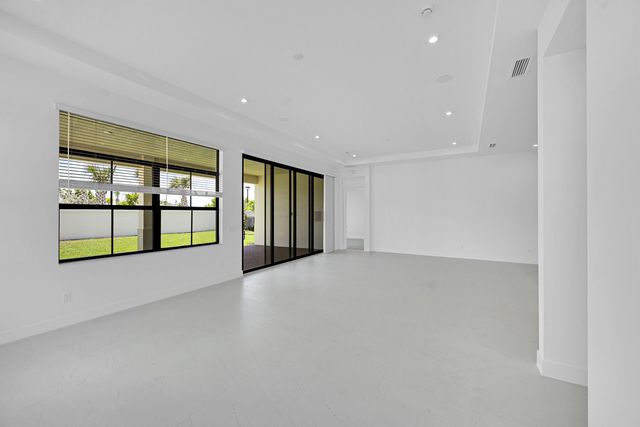 9528 St. Germain Drive, Palm Beach Gardens, FL 33412