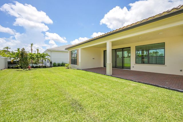 9528 St. Germain Drive, Palm Beach Gardens, FL 33412