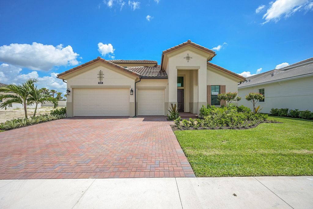 9528 St. Germain Drive, Palm Beach Gardens, FL 33412