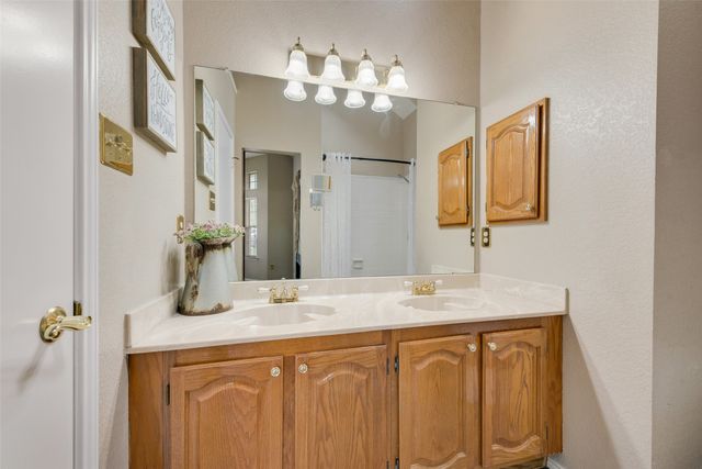 9122 Oak Hollow Drive, Rowlett, TX 75089