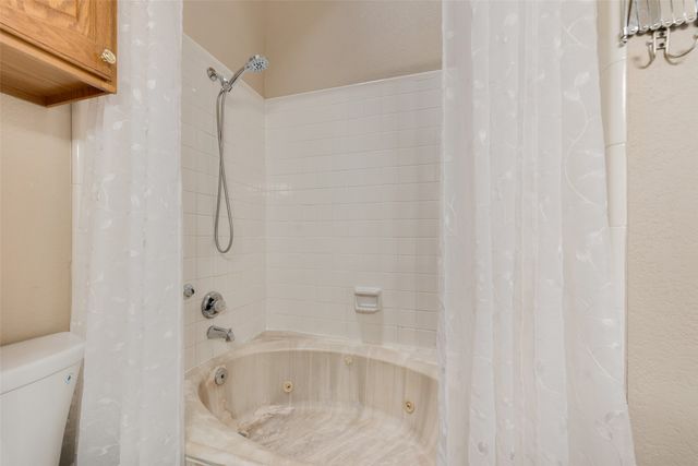 9122 Oak Hollow Drive, Rowlett, TX 75089