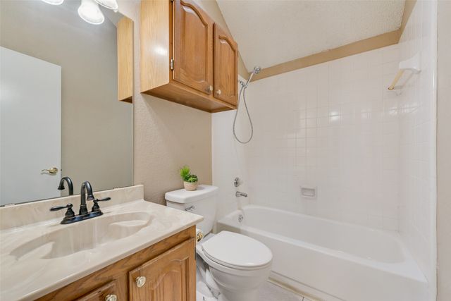 9122 Oak Hollow Drive, Rowlett, TX 75089