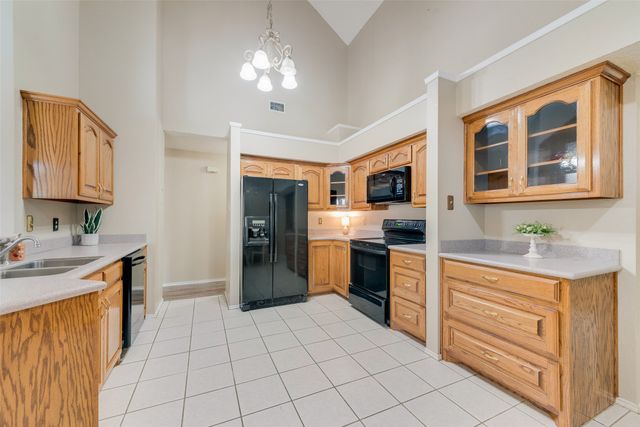 9122 Oak Hollow Drive, Rowlett, TX 75089