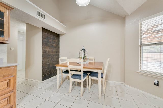 9122 Oak Hollow Drive, Rowlett, TX 75089