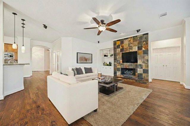 1810 Rippling Water Court, Sugar Land, TX 77479