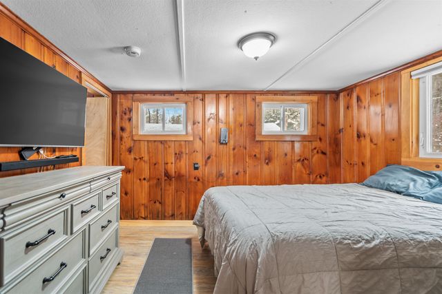 23 Hammond Road, Deerfield, NH 03037