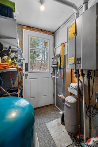 23 Hammond Road, Deerfield, NH 03037