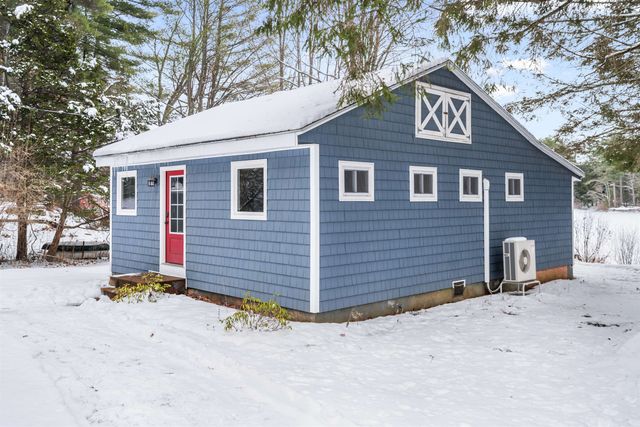 23 Hammond Road, Deerfield, NH 03037