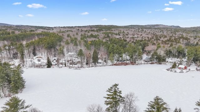 23 Hammond Road, Deerfield, NH 03037