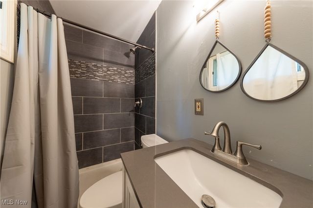 8693 E Craig Drive, Chagrin Falls, OH 44023