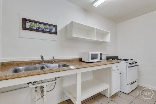 5013 - A Ogeechee Road, Savannah, GA 31405