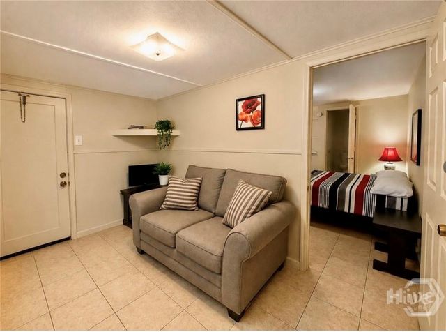 5013 - A Ogeechee Road, Savannah, GA 31405