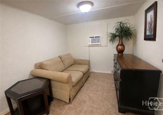 5013 - A Ogeechee Road, Savannah, GA 31405
