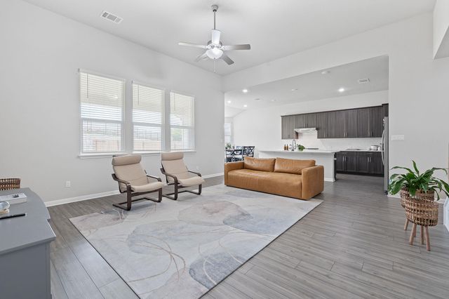 571 Sue Peaks LOOP, Dripping Springs, TX 78620