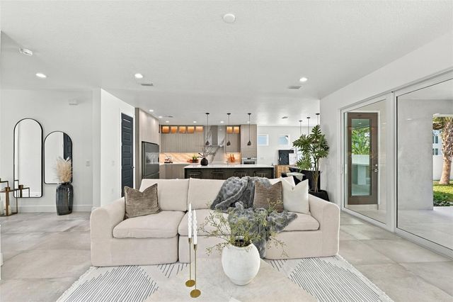 3201 W WYOMING AVENUE, Tampa, FL 33611