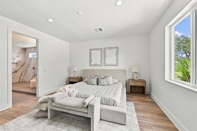 3201 W WYOMING AVENUE, Tampa, FL 33611