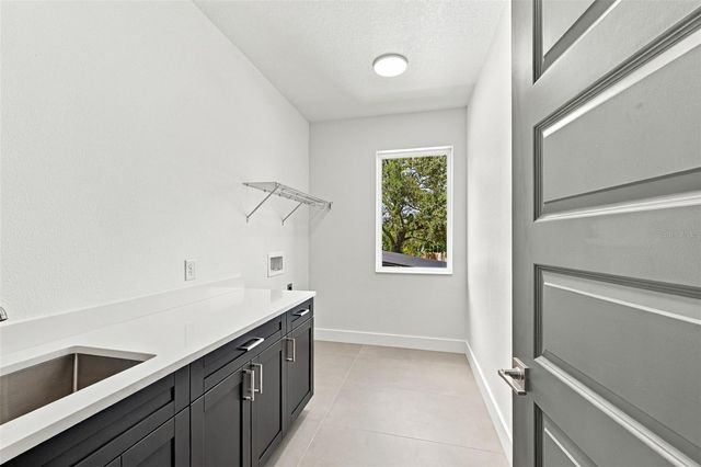 3201 W WYOMING AVENUE, Tampa, FL 33611