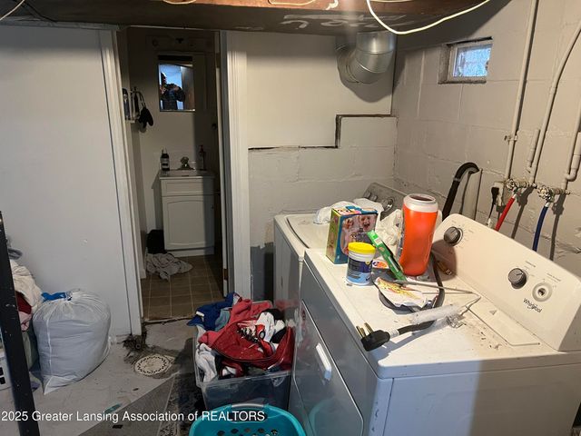 427 N Butler Boulevard, Lansing, MI 48915