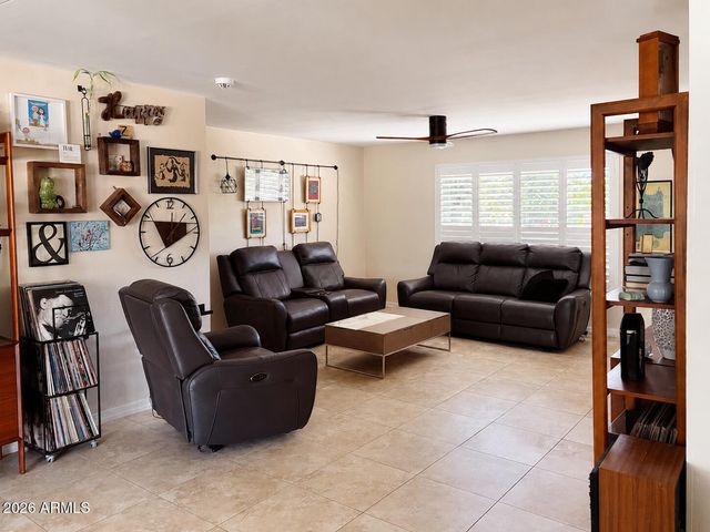 1818 W LAS PALMARITAS Drive, Phoenix, AZ 85021