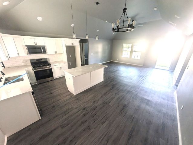 1024 E Pfendler Avenue, Sapulpa, OK 74066