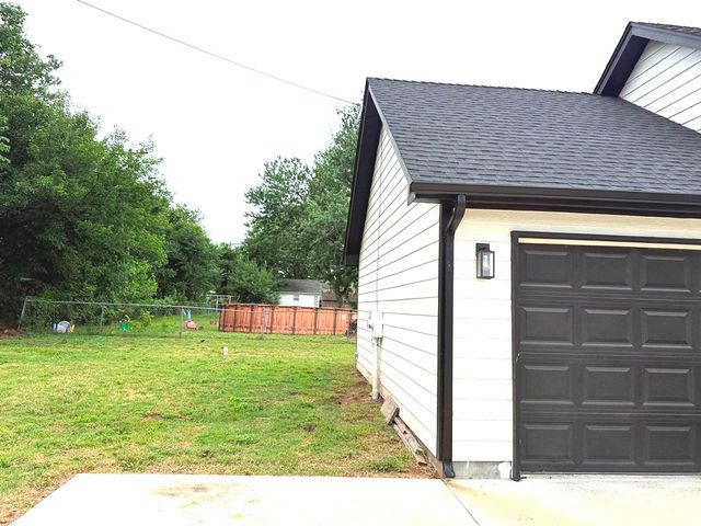1024 E Pfendler Avenue, Sapulpa, OK 74066