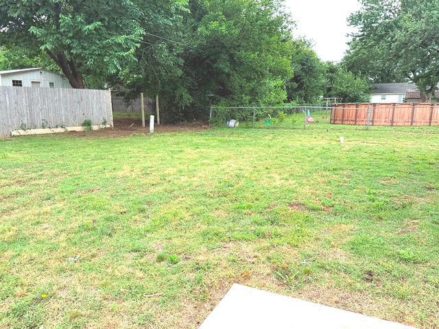 1024 E Pfendler Avenue, Sapulpa, OK 74066