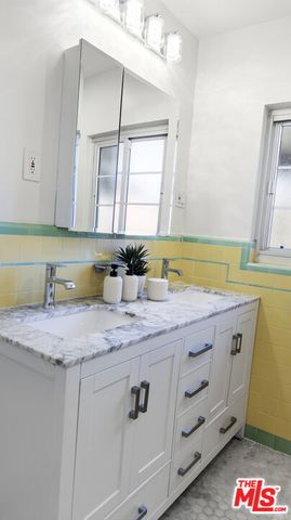 10212 S 7th Avenue, Inglewood, CA 90303
